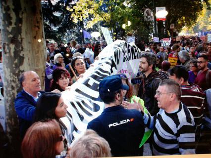 Momento del altercado en la manifestación contra la violencia machista